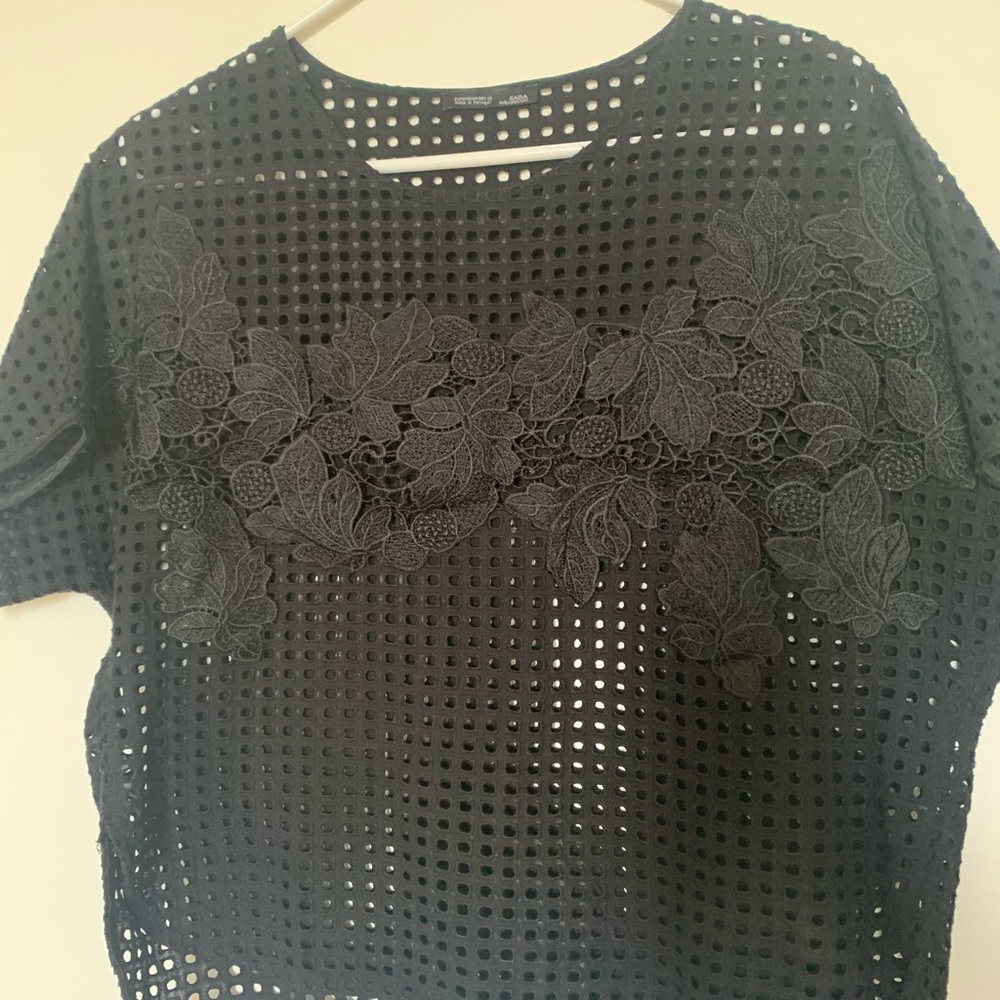 Zara eyelet top blouse size small
